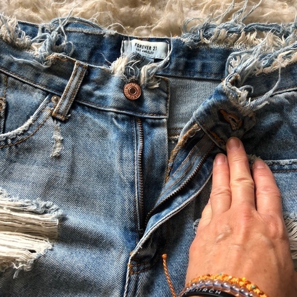 FOREVER 21 Destroyed Denim High Waist Distressed Jean Cutoff Edgy Size 27 Shorts - Picture 7 of 11